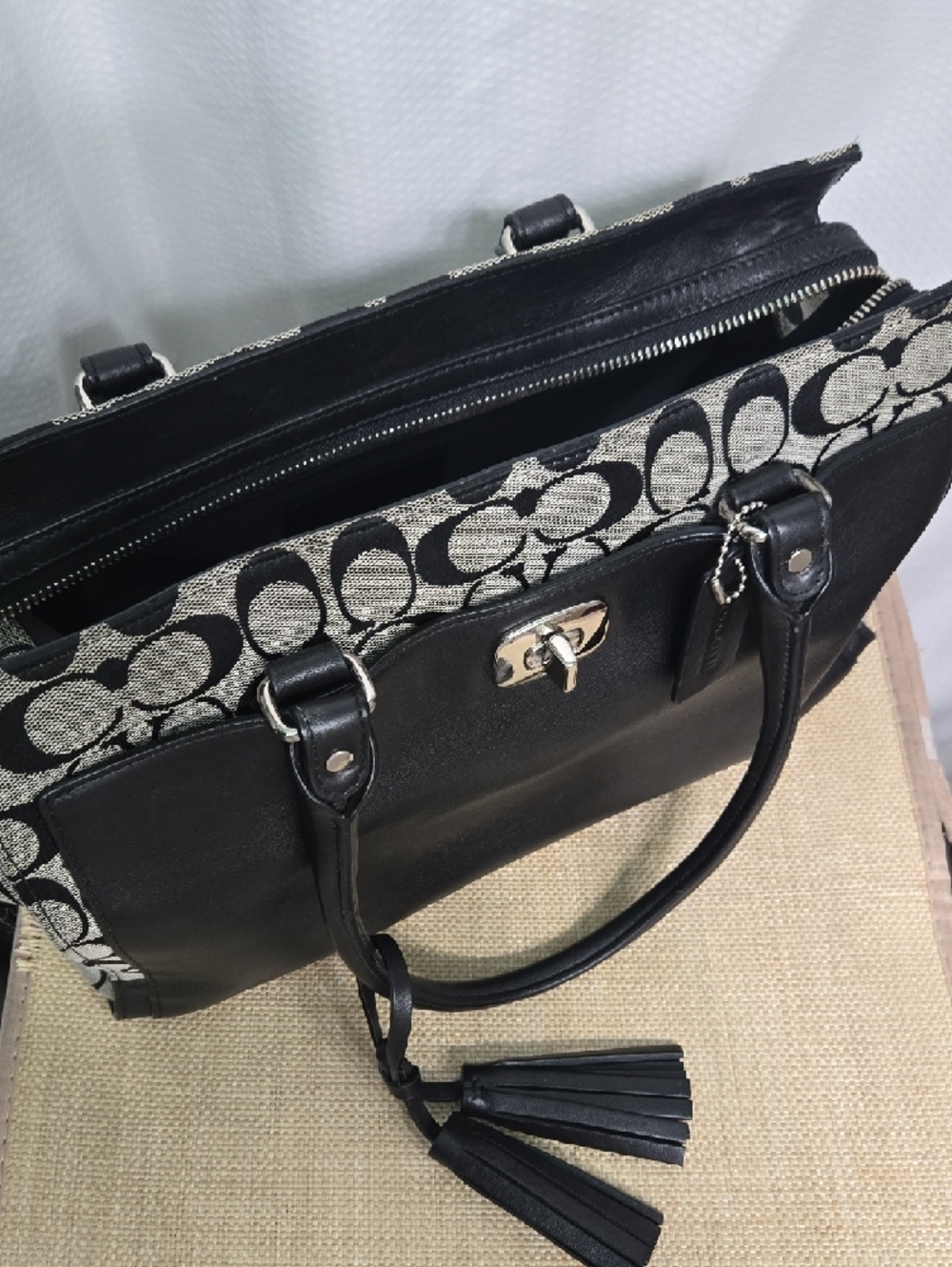 Coach Legacy Signature Chelsea Carryall - Picture 14 of 15